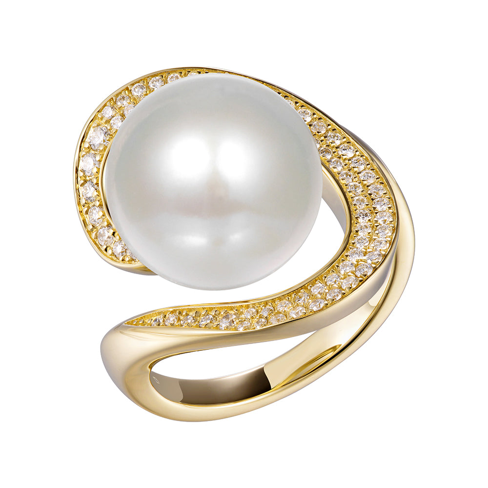 Pearl and Diamond Ring - 14k Yellow Gold